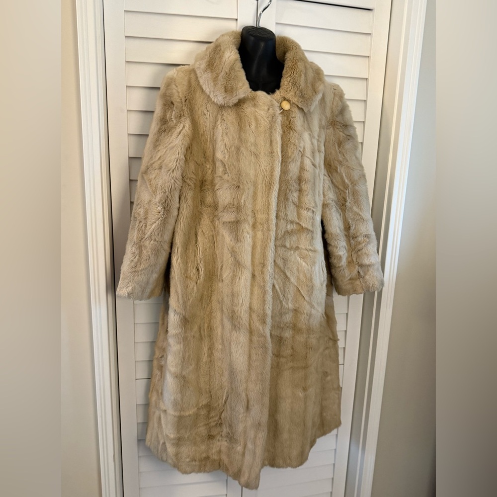 👀HP👀 Tissavel of France Women’s Vintage Long Faux Fur Coat in Cream Size Medium